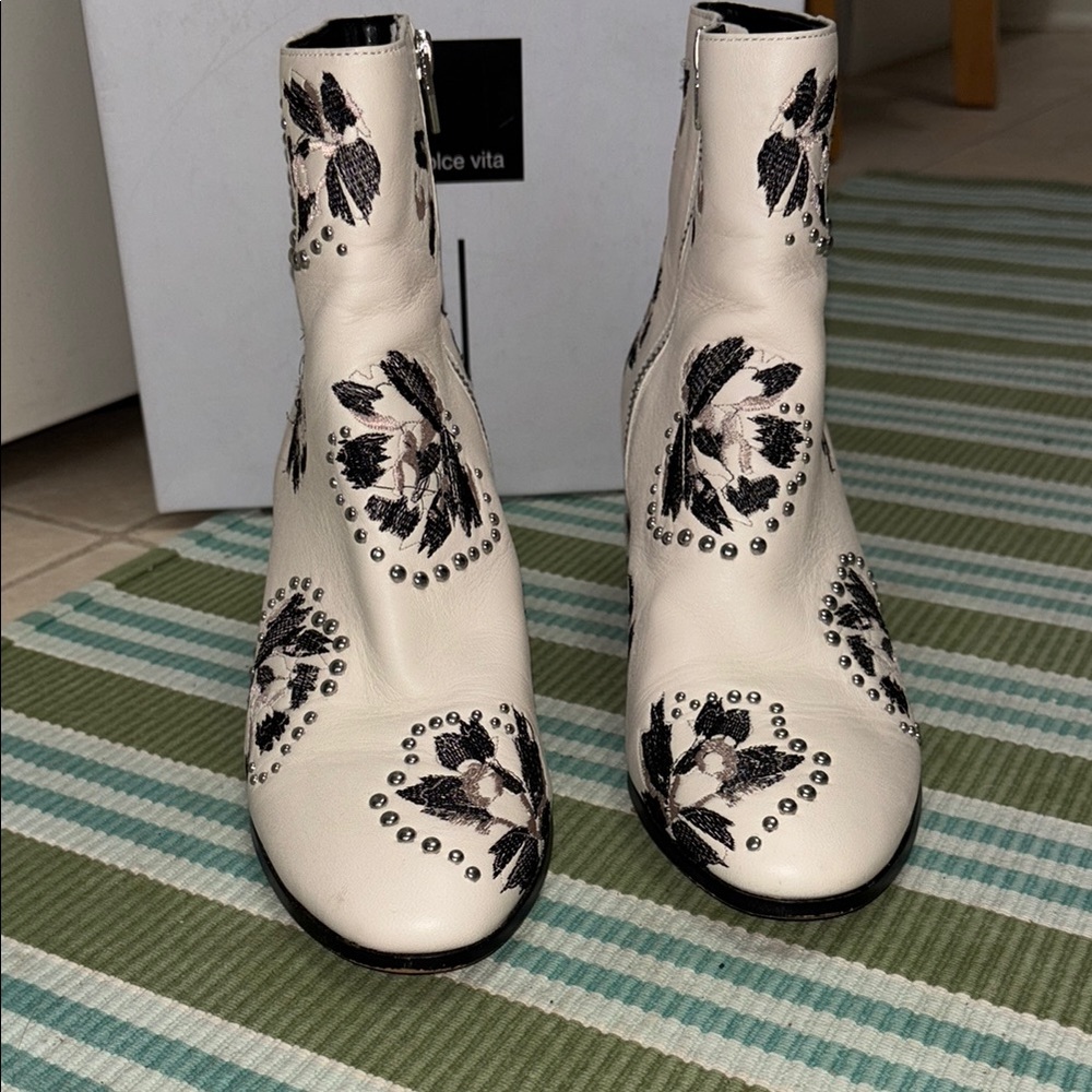 Dolce Vita White and Black Ankle Boots - embroidered leather - Picture 3 of 16